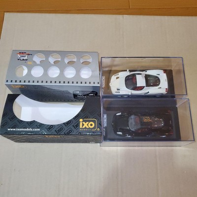フェラーリエンッオ、ホワイト499台、ブラック1299、限定品、1/43イクソ、 Ferrari Enro White 499 Units Black 1299 Limited Edition 1/43