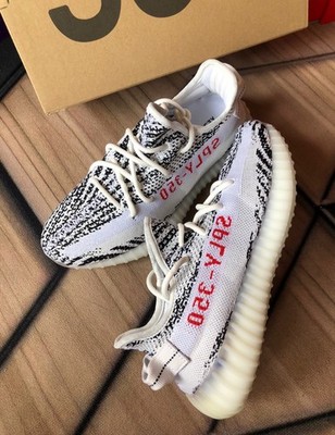 adidas Yeezy Boost 350 V2 Zebra White Black Lace Up Low Top Sneakers size 7 adidas Yeezy Boost 350 V2 Zebra White Black Lace Up Low Top  main image 2