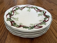 Juego de 4 platos de ensalada de guirnalda de invierno Charter Club
