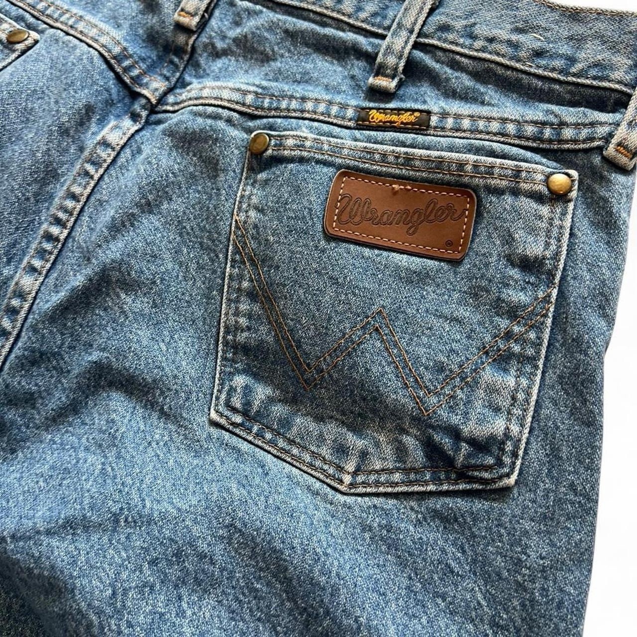 Medium Wash 5-pocket