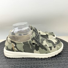 Hey Dude Wendy Shoes Women Size 6 Sneakers Green Camo Print Canvas Slip On