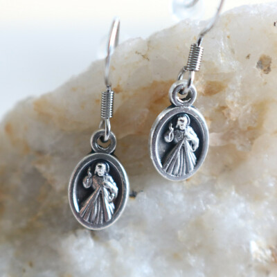 Women Dangle Earrings 1/2