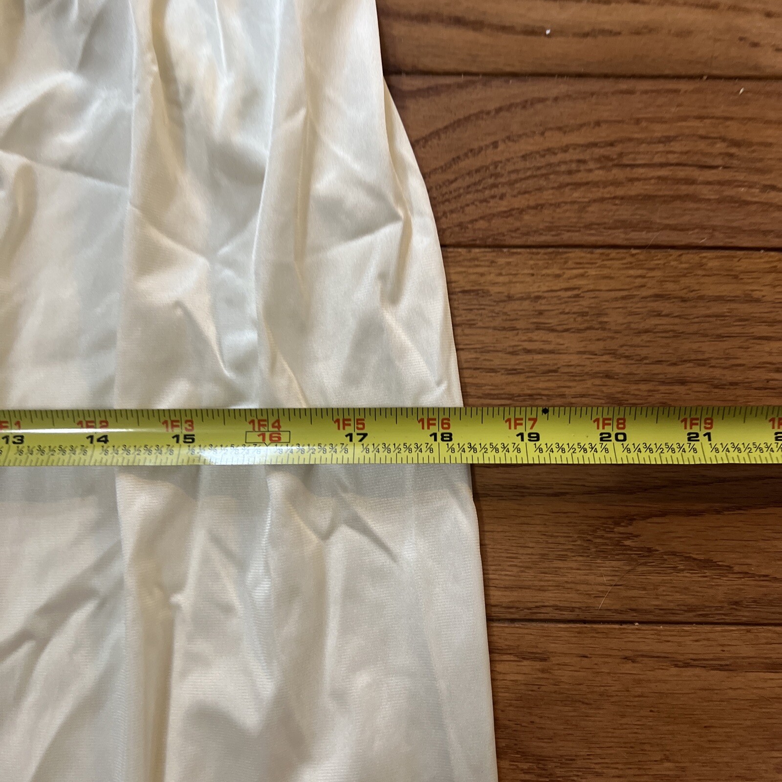 Vanity Fair Half Slip Medium - image 5