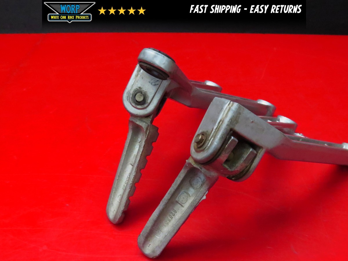 ルチア 2003 DERBI GPR 50 R REAR PASSENGER FOOTPEGS FOOT PEGS STANDS RESTS