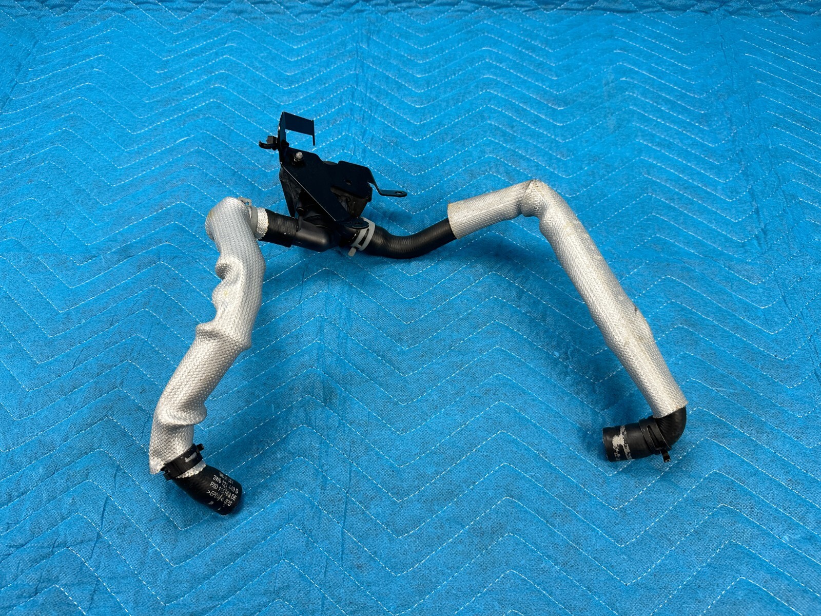 Bentley Flying Spur Rear Auxiliary Water Coolant Pump w/ Hoses 29k 2006-2012 OEM