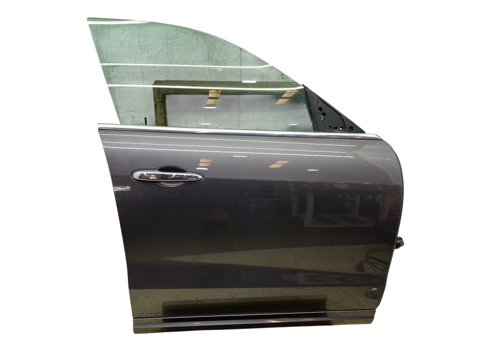 2017-2024 MASERATI LEVANTE M161 OEM RH FRONT RIGHT DOOR ASSEMBLY | GRIGIO (571)