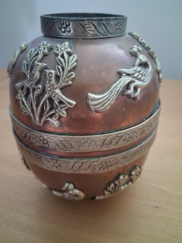 Vintage Pier 1 Imports Brass Copper Ornate 5" Vase With Peacock Bird - Picture 3 of 9