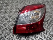 Feu arrière Nissan Pulsar