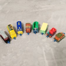 8 X Ludorum Chugginton LOTE A GRANEL TRENES DE JUGUETE 2010 TODO BIEN