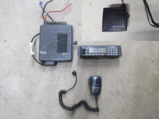 Motorola MCS2000 M01HX+735W Mobile Radio with Remote Head, Mounts, & SPEAKER