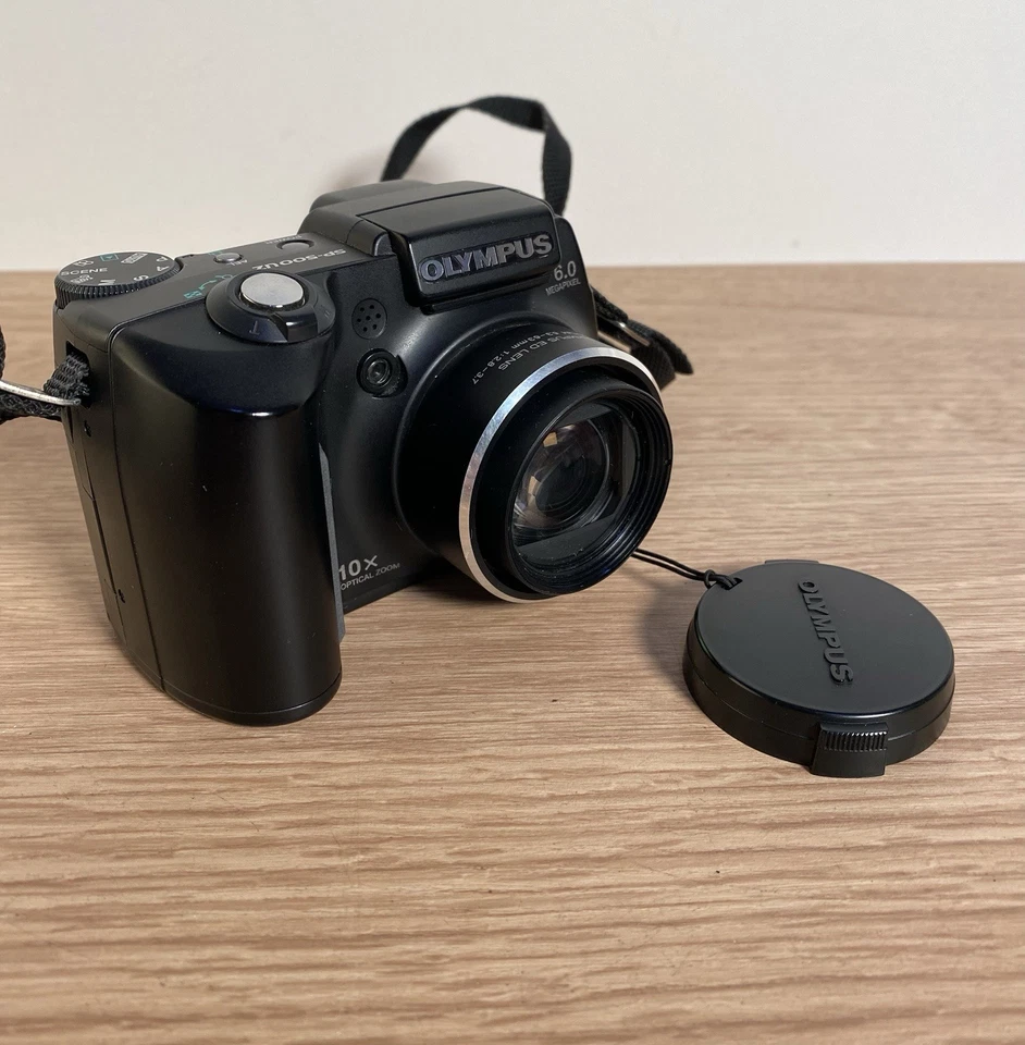 Olympus SP-500UZ 6.0MP Digital Bridge Camera Kit 10x Zoom 256mb xD Picture Card - Image 4 of 4