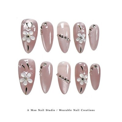 Press on nails - Whispering Bloom