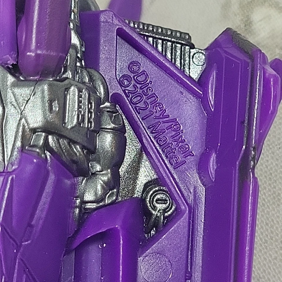 Lote de 2 Veículos Hot Wheels Disney Pixar Buzz Lightyear XL-01 - Zurg Fighter  - Imagem 4 de 4