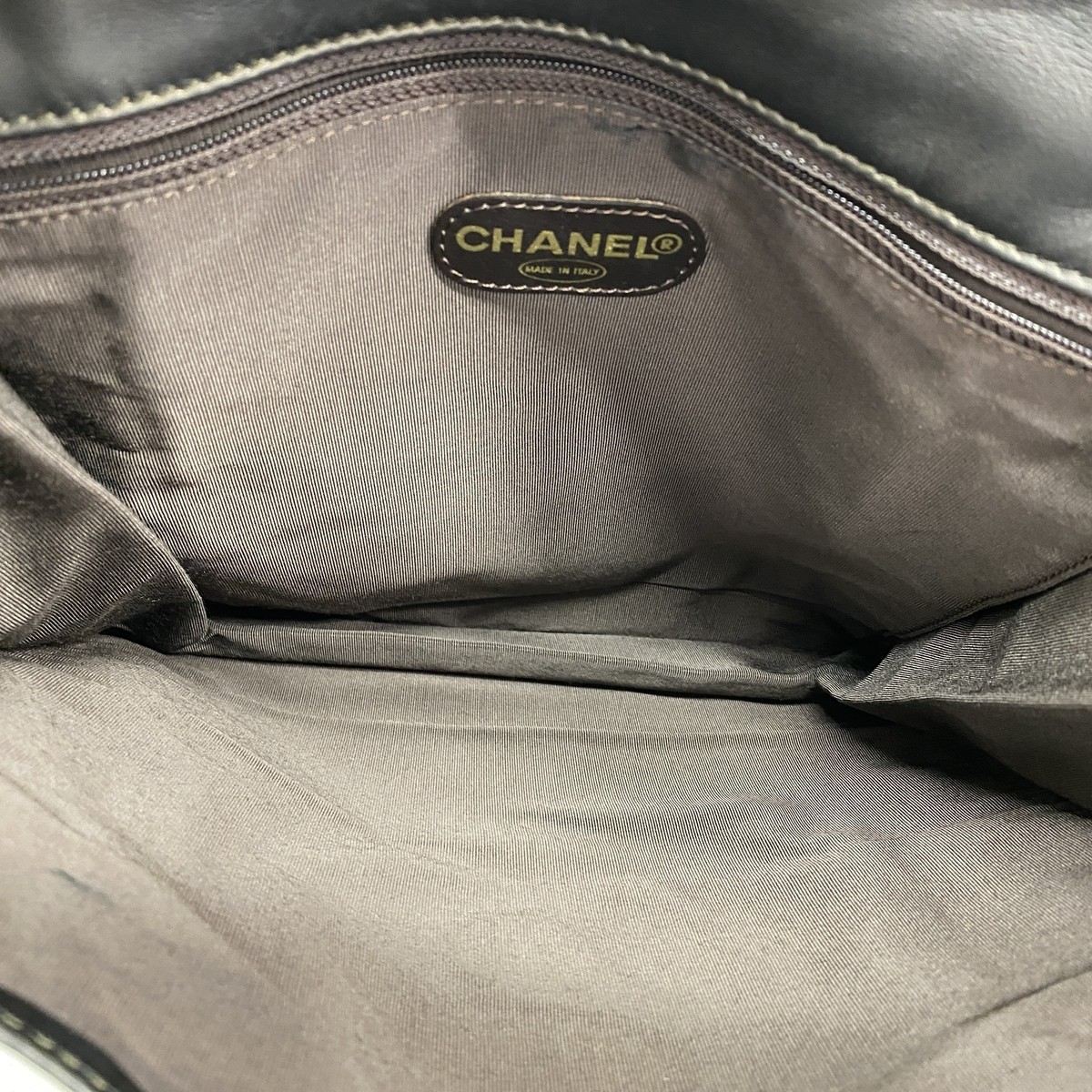Chanel Shoulder Bag Leather 873986 — image 4