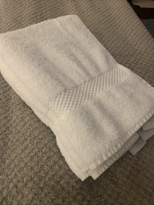 Yves Delorme  PARIS Guest Hand Towels 28"x 18” set of 3 Pure white Luxury  New