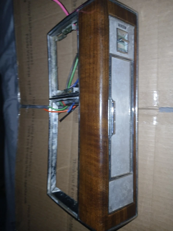 Cinzeiro interruptor janela traseira direita 1980-1985 Cadillac Deville Fleetwood Brougham - Imagem 3 de 4