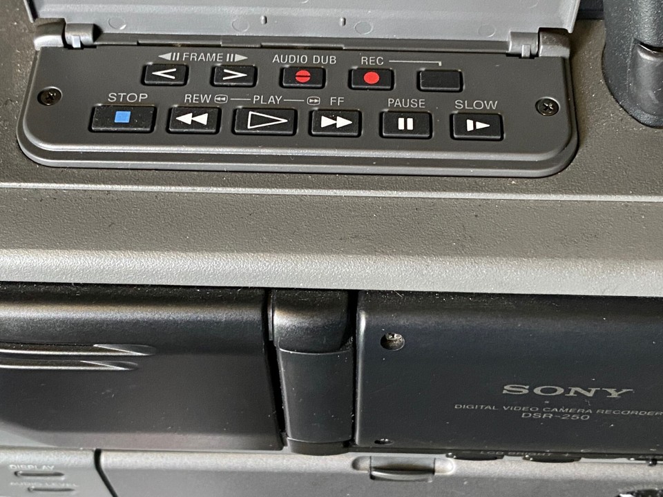 Enregistreur Sony DSR-20P DVCAM/MiniDV - Pour Pièces / Ne Fonctionne Pas