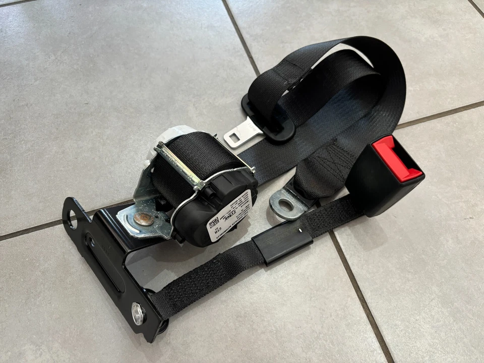 Ceinture centrale arrière DODGE RAM DT 2019 2020 2021 2022 2023 2024 (seatbelt) - Photo 1/4