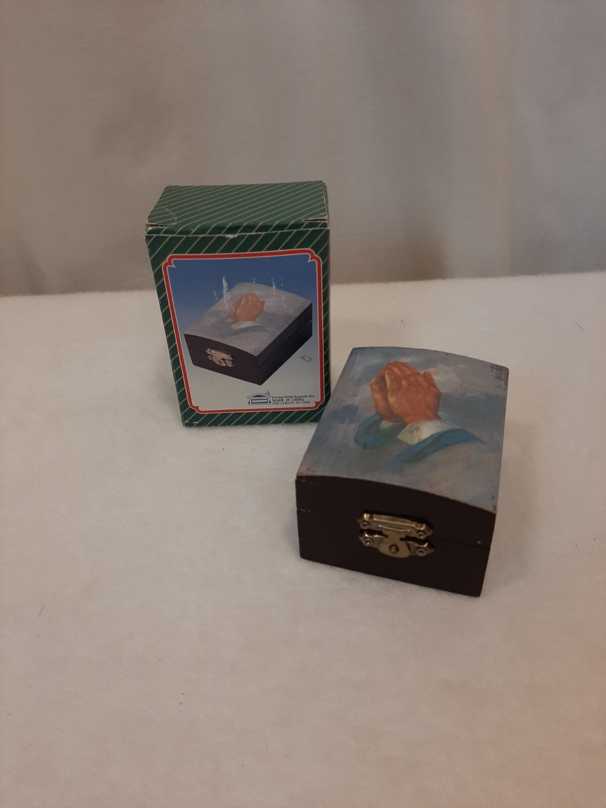 Vintage Wood Trinket Jewelry Wood Toned Praying Hands Friendly Home Parties