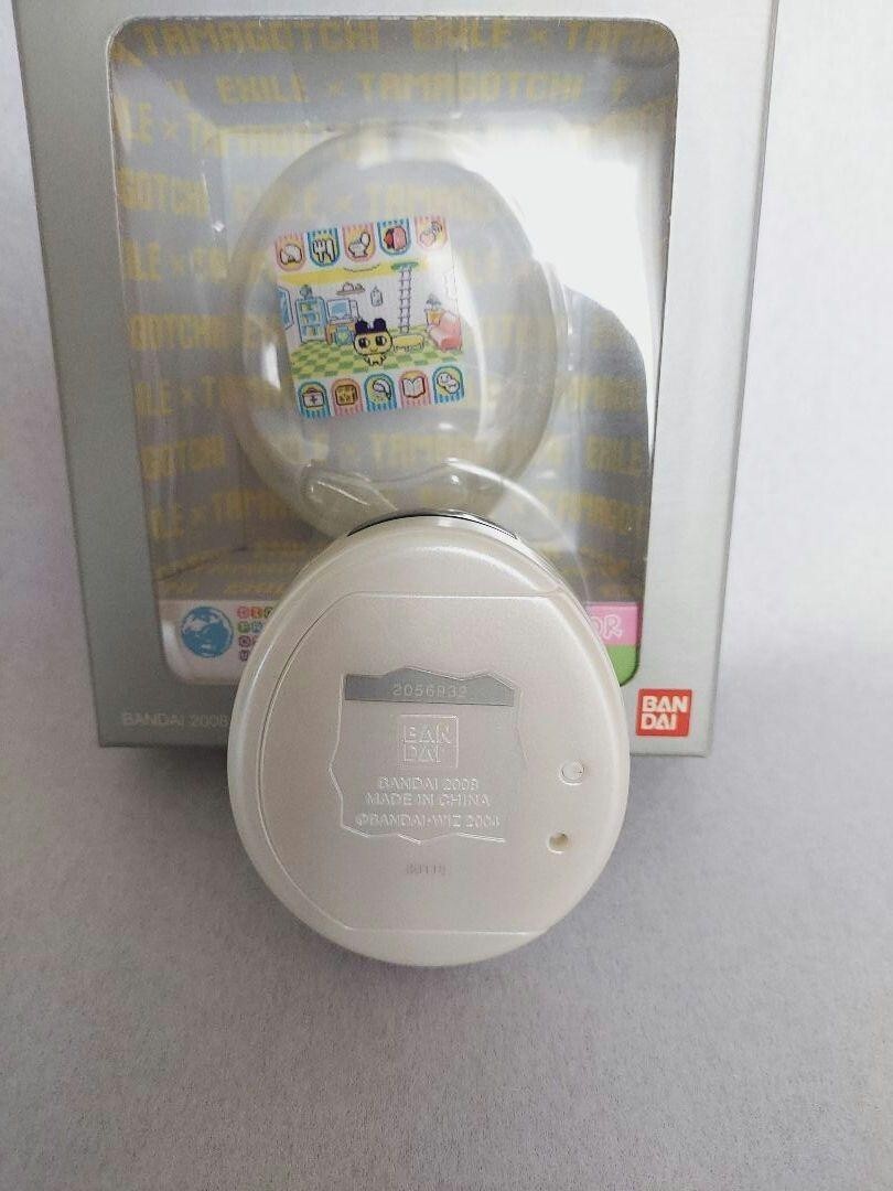 EXILE x Tamagotchi Color ホワイト PRESENTING! ENGLISH The Tamagotchi +Color in white and the
