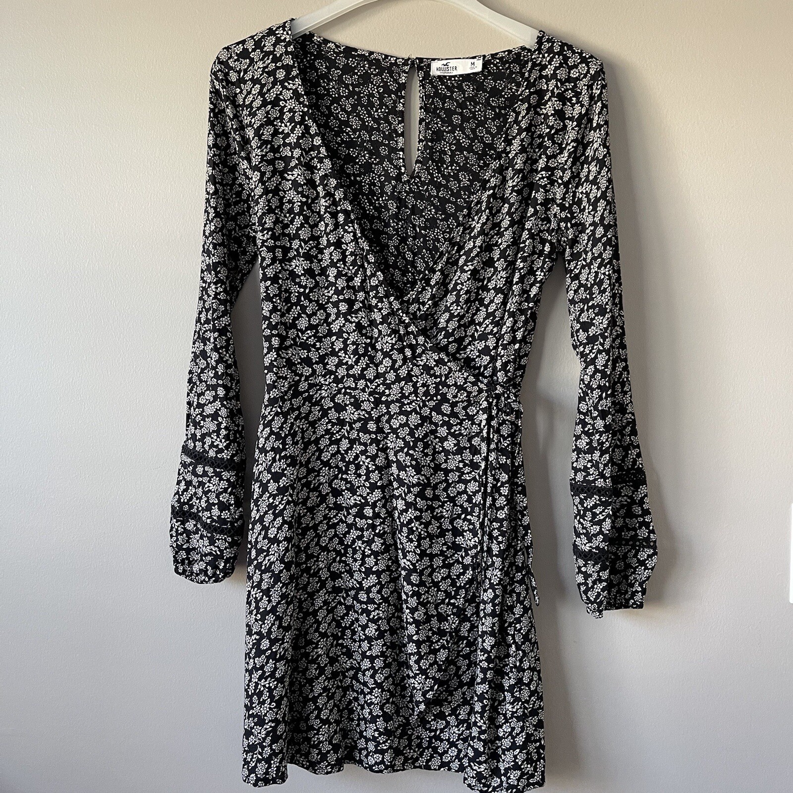 HOLLISTER Womens MEDIUM Dress Floral Print Long Sleeve Wrap