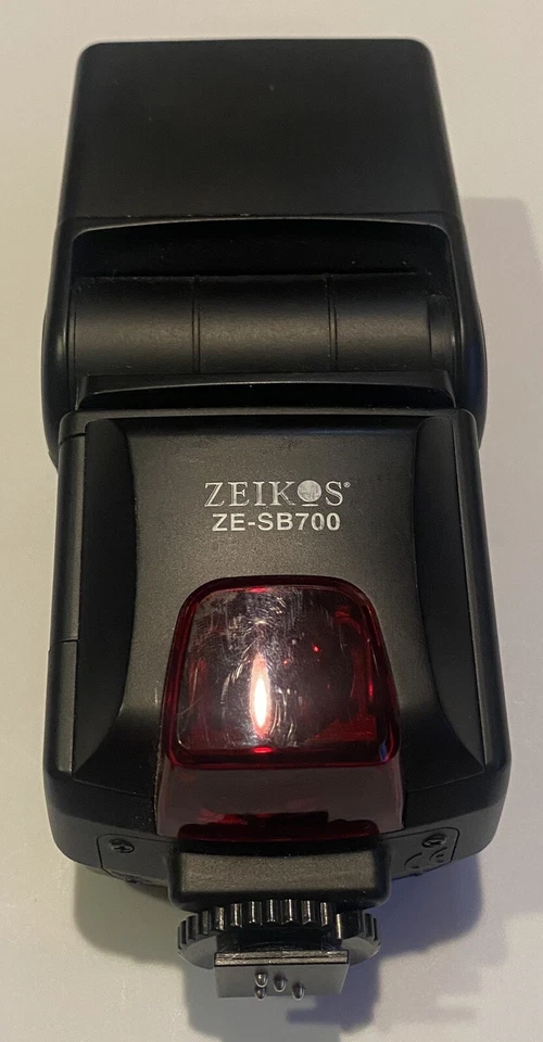 Flash digital para cámara SLR ZEIKOS - ZE-SB700 - PROBADO Foto 2 de 4