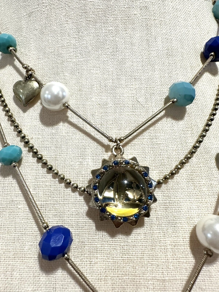 Collar de velero náutico Betsey Johnson con cuentas de ancla con cuentas de estrás  Foto 3 de 4