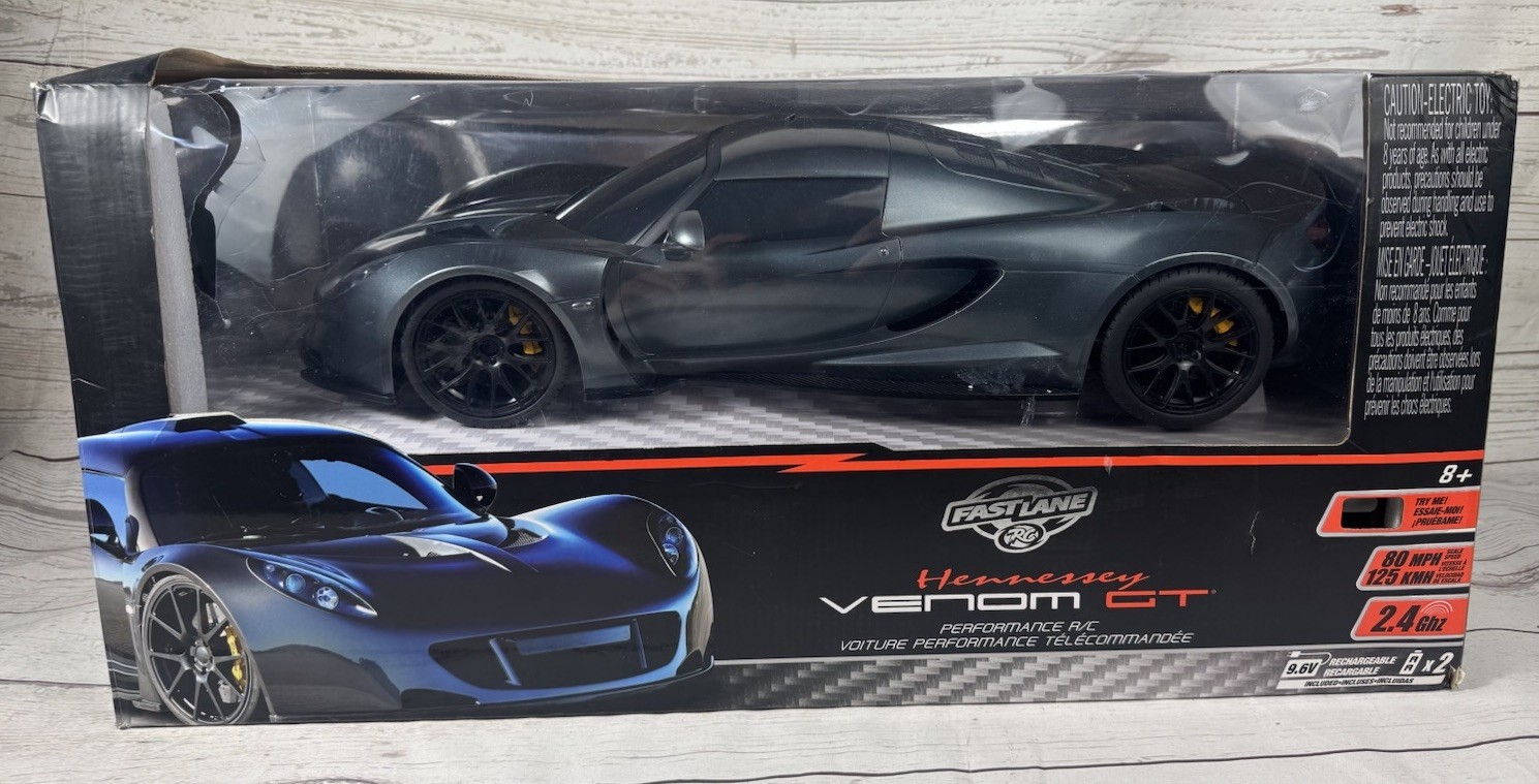 Toys R Us Fast Lane RC Hennessey Venom GT 1:8 Working w/Remo