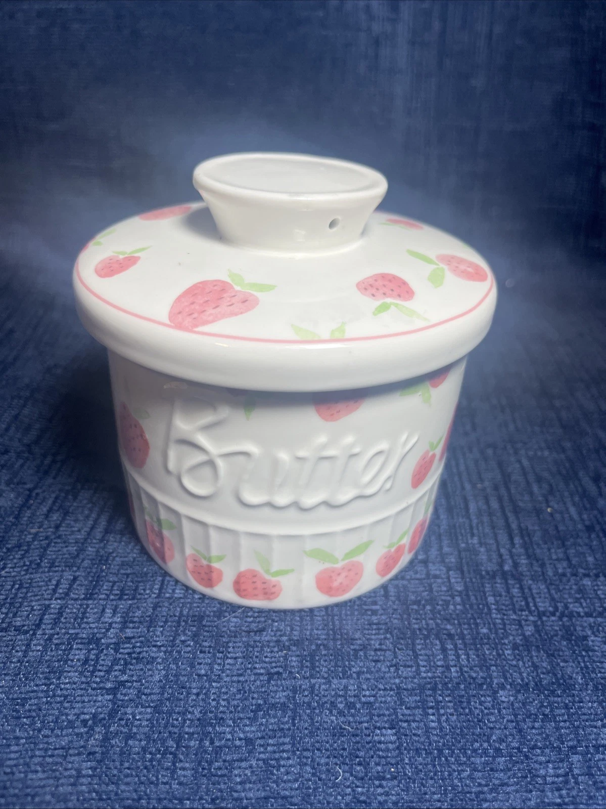 Butter Crock with Lid - Ceramic Water Keeper Holds 1.5 Sticks - Water Line Seal