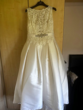 Ivory Lace & Satin Ball Gown Wedding Dress Sleeveless V-Neck Beaded