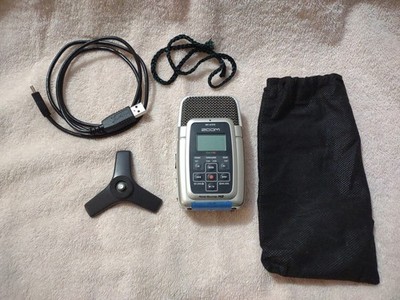 Zoom H2 Handy Portable Digital Recorder   Seems To Work- See Description 
