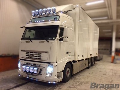 Grill Lichtleiste A + runder Spot + Stufenpolster passend für Volvo FH Serie 2 3 Edelstahl