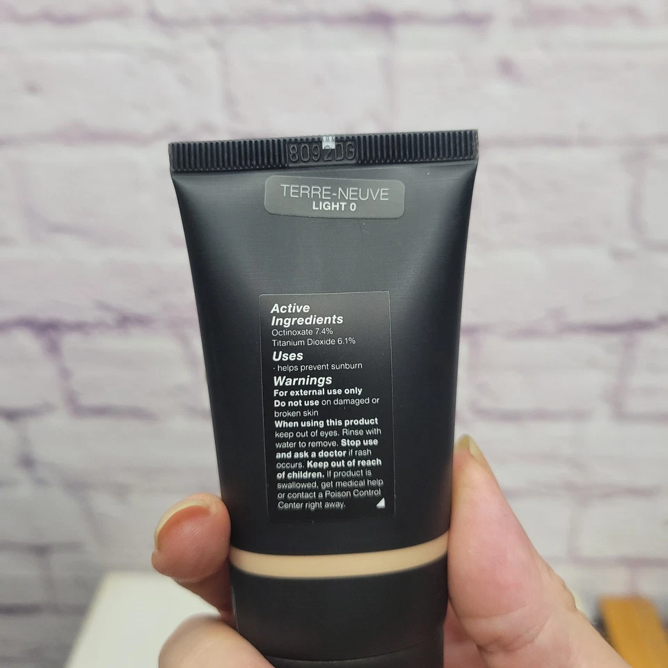 NARS Pure Radiant Tinted Moisturizer Broad Spect SPF 30 Light Terre Nueve 1.9oz - Image 3 of 4