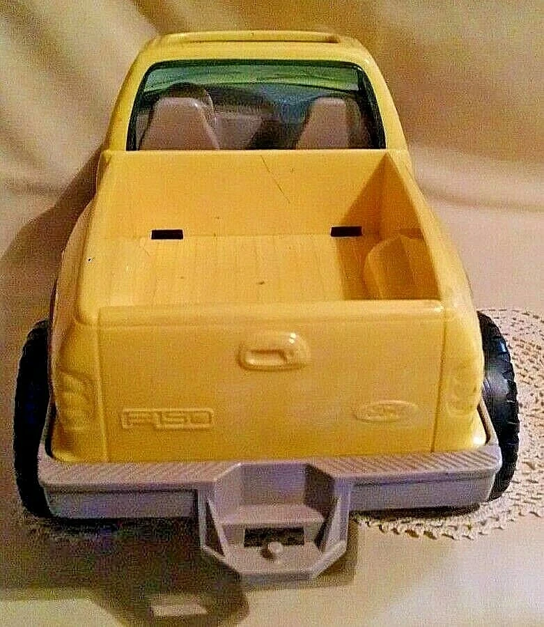 Ford F-150 Nylint Horse Stables Yellow Beige Plastic 1997 Large Blue Windshield - Image 4 of 4