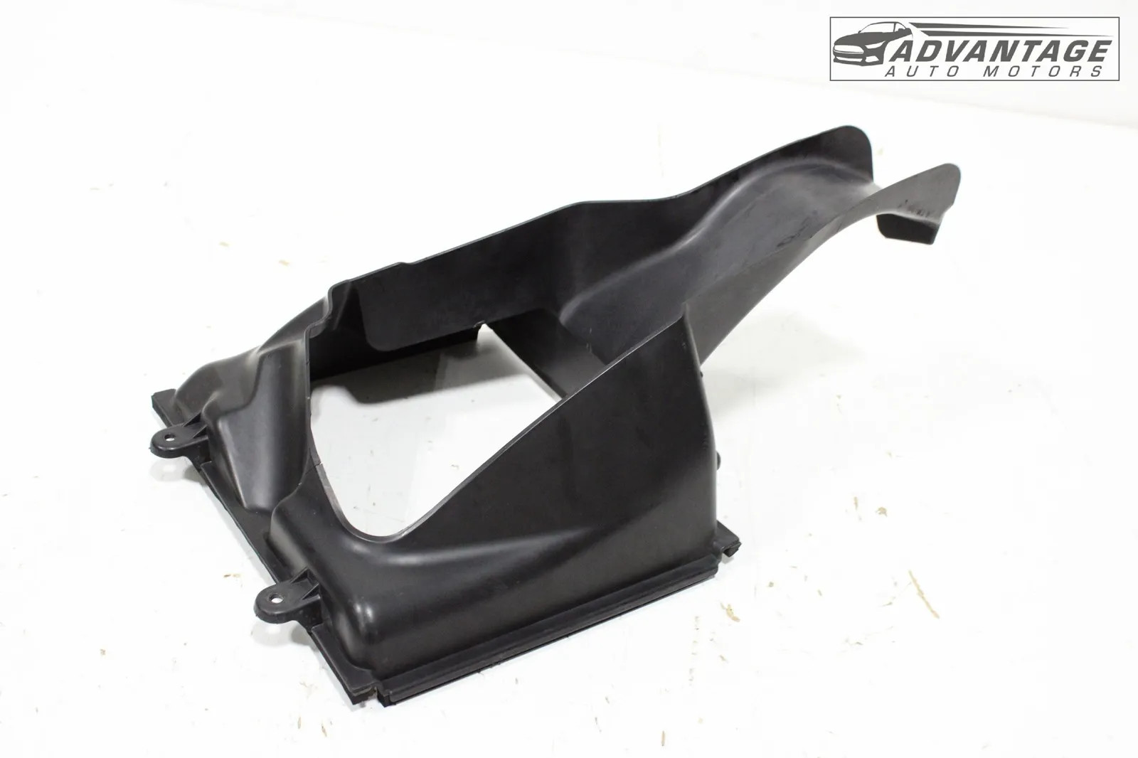 2014-2019 MASERATI GHIBLI M157 FRONT RIGHT SIDE INTERCOOLER AIR DUCT SHROUD OEM