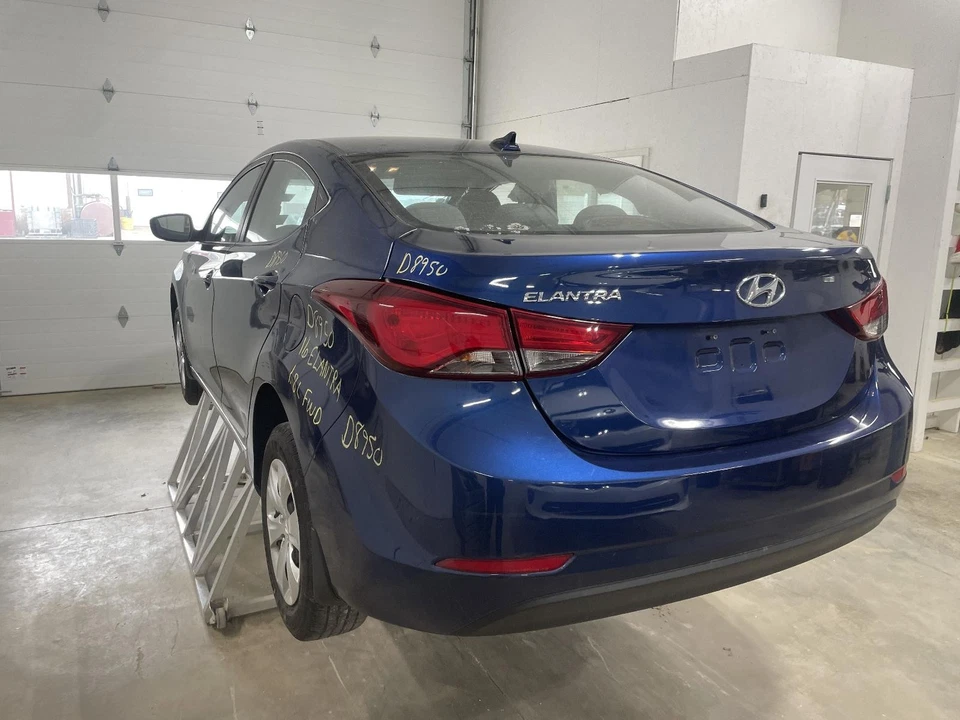 Conjunto de farol esquerdo usado serve: 2016 Hyundai Elantra Cpe refletor construído nos EUA L - Imagem 3 de 4