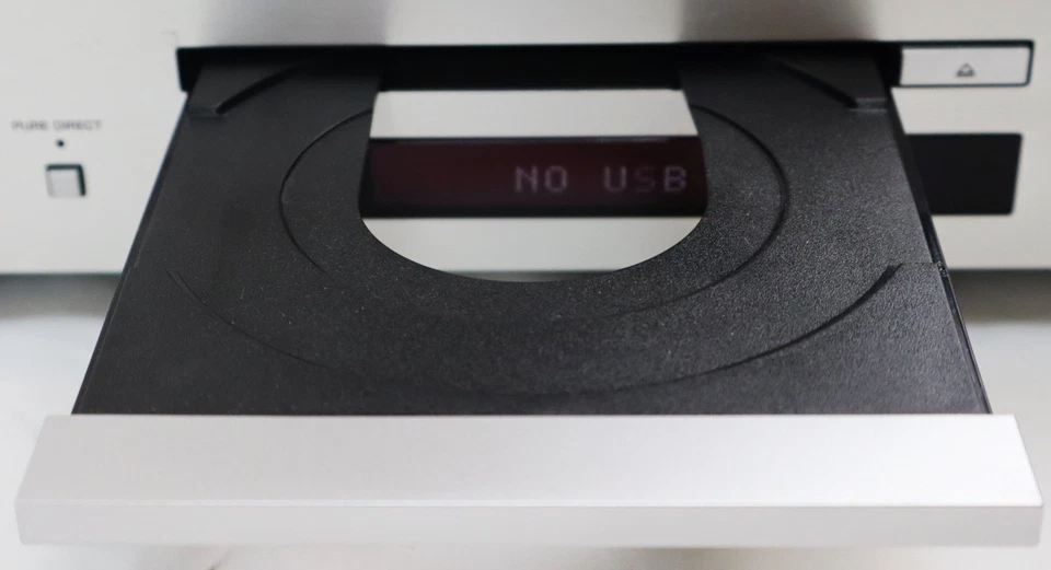 YAMAHA Natural Sound Compact Disc Player CD-S300 252326 - Bild 2 von 4