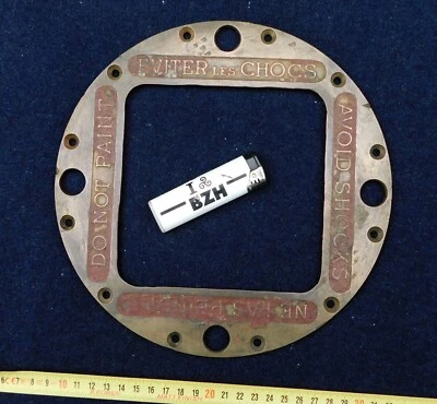 CURIEUSE PLAQUE MARINE CIRCULAIRE - BRONZE - TRES DECO !! - Photo 1/4
