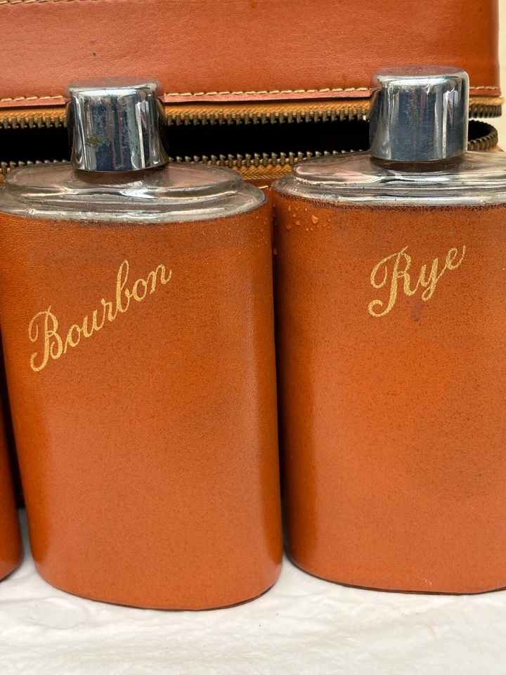 TRAVEL BAR GLASS FLASK SET SCOTCH,RYE,BOURBON WITH SHOT GLASSES  IN LEATHER CASE - Image 3 of 4