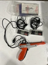 Lot of 2 Nintendo Original NES Controllers NES-004 and Zapper Gun *UNTESTED READ