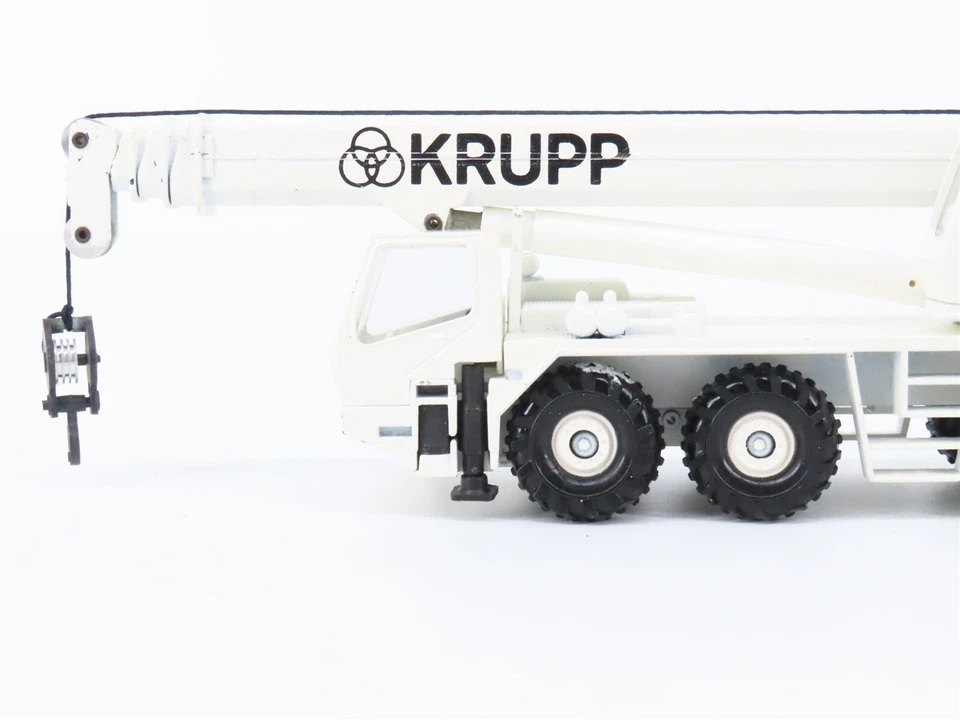 Кран вездеходный Krupp Autokran 70 GMT-AT - белый Conrad масштаб 1:50 модель #2080 - Изображение 2 из 4