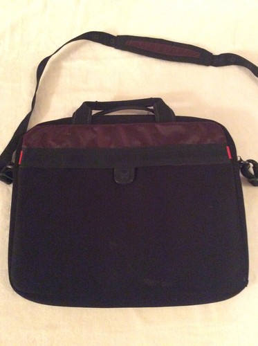 Wenger - Sherpa Slim case Messenger Laptop Case Burgundy - Picture 4 of 9