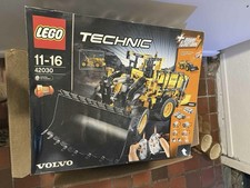 LEGO Technic: Volvo L350F Wheel Loader (42030) BNIB Sealed