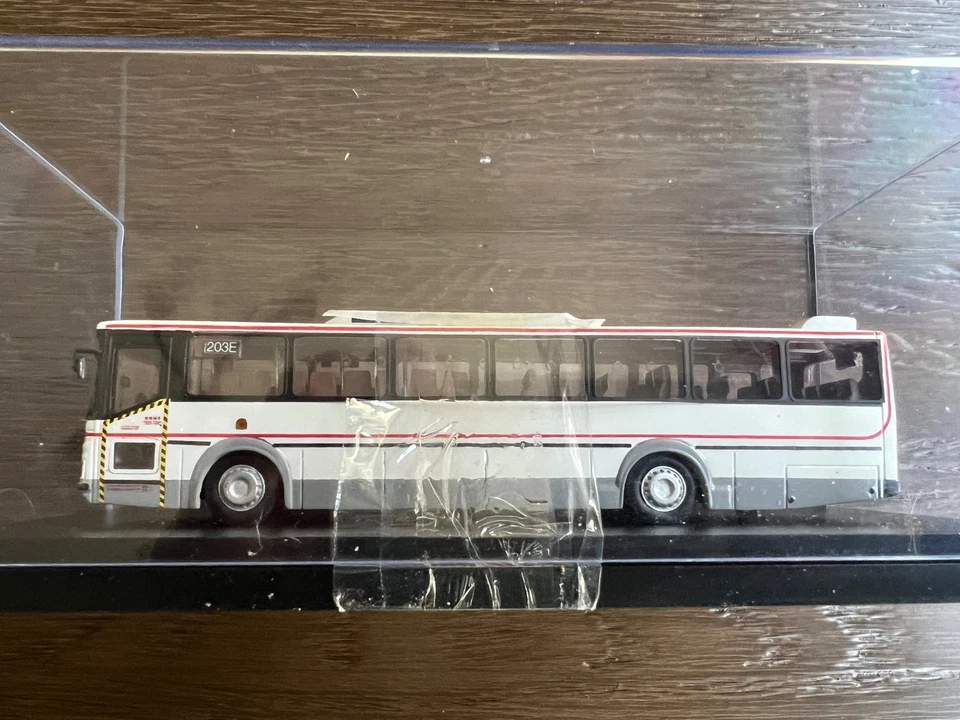 Bus Factory 10505  1/76 Dennis Falcon KMB RTE 203E Hong Kong Kowloon Motor Bus - Image 2 of 4