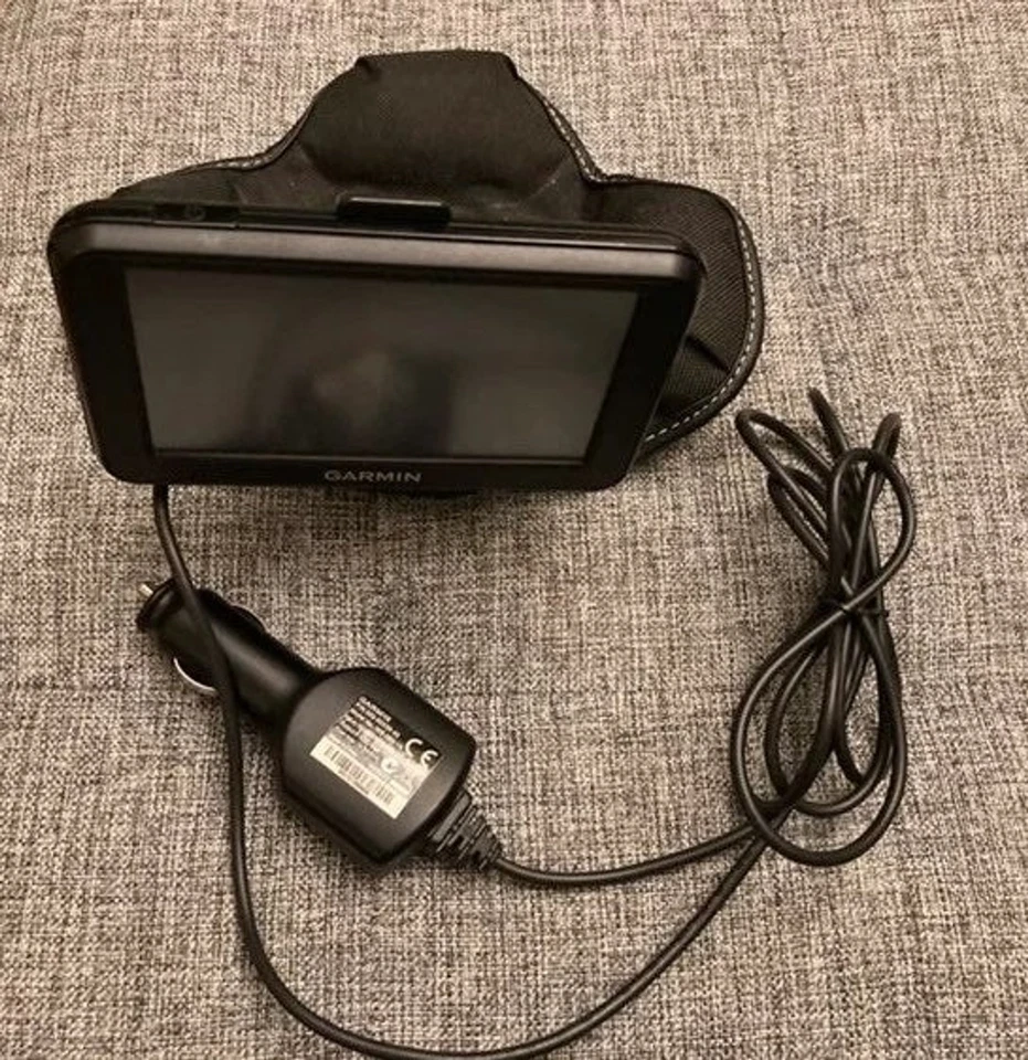 佳明 nuvi 40LM 5 英寸 GPS 导航仪 带永久地图、安装和充电器 — 第 3/4 张图片