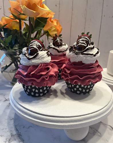 Juego de 3 cupcakes falsos comida artificial jubileo borgoña cupcakes conjunto de 3 - Imagen 4 de 7