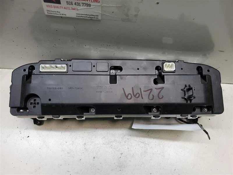 Toyota Prius V 2012-2014, grupo de velocímetros, 1,8 L, AT/CVT, TRACCIÓN DELANTERA Foto 3 de 4