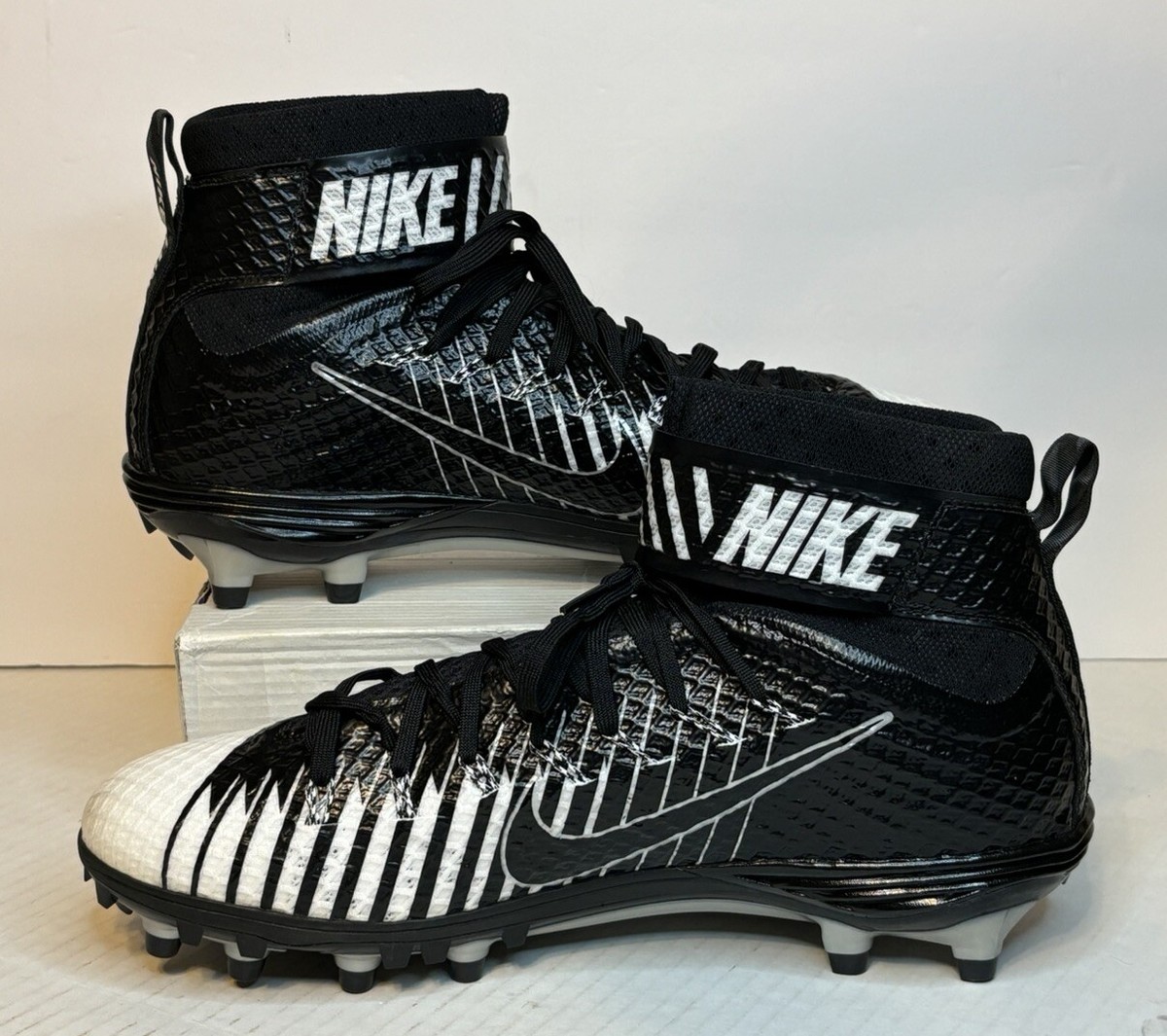 Nike Lunarbeast Elite TD Mens Football Cleats Size 12 BLK WHT
