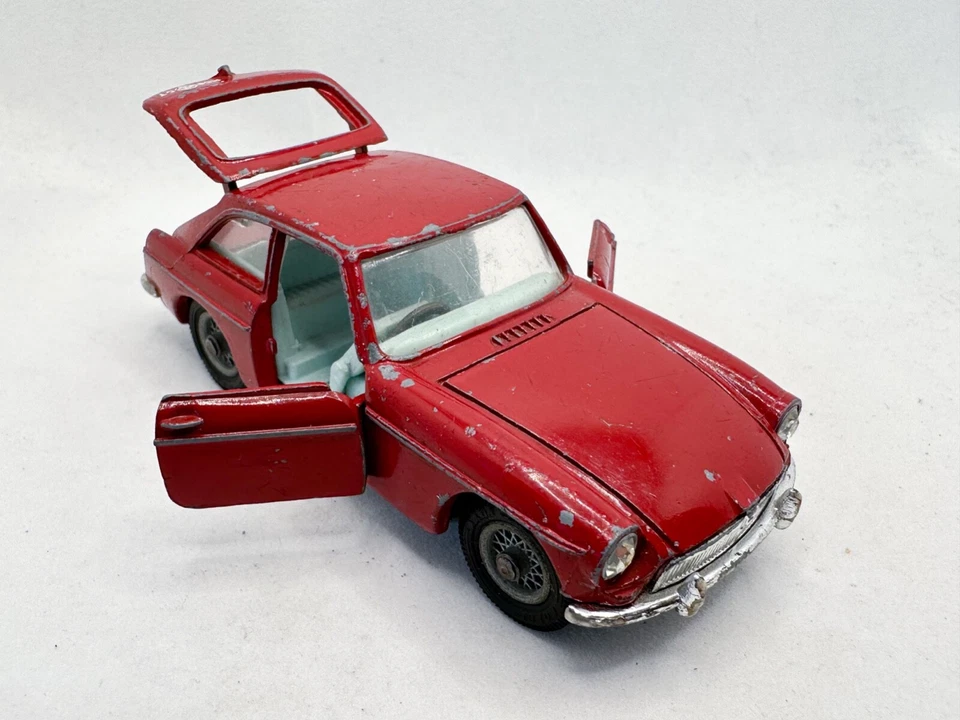 Coche deportivo vintage Corgi Toys # 327 MGB GT MODELO DIECAST ROJO 1967 Foto 4 de 4