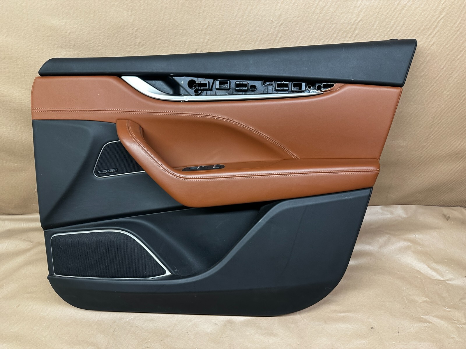 MASERATI LEVANTE FRONT RIGHT SIDE INTERIOR DOOR PANEL TRIM COVER OEM 2017-2020✔️